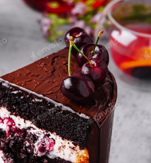 Preview: Chocolate cake with cherries and chocolate cream