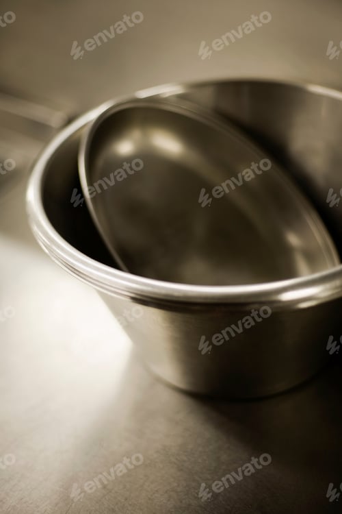 Preview: A metal bowl
