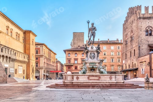 Preview: Piazza del Nettuno square in Bologna