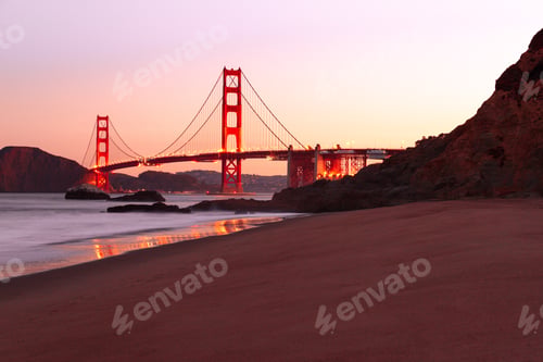 Preview: Beautiful view of the Golden Gate Bridge in San Francisco during the sunset