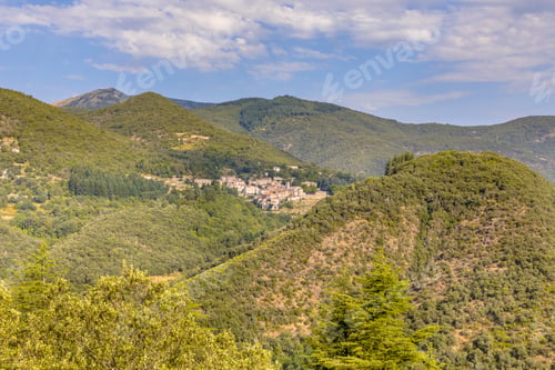 Preview: Forested mountains of Cevennes with small village