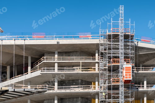 Preview: Worker working on structure of scaffolding