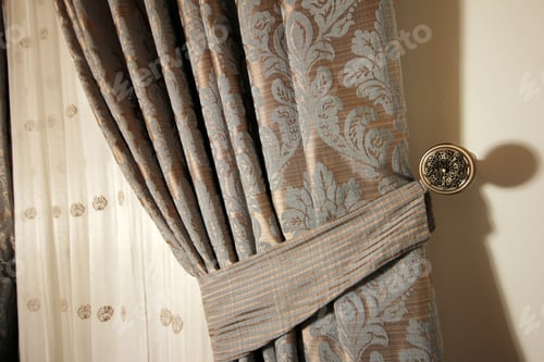 Preview: Curtain