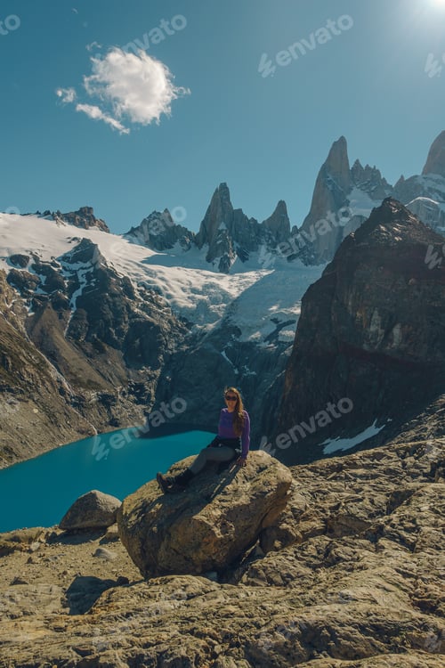 Preview: girl posing close to fitzroy mountain in pantagonia