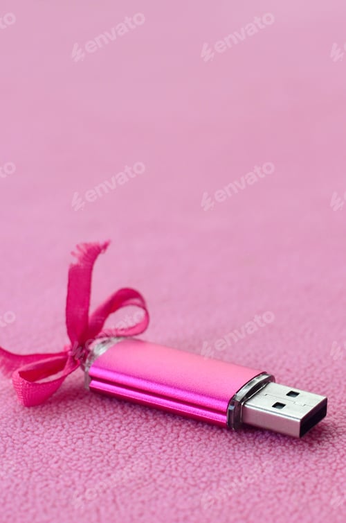 Preview: Brilliant pink usb flash memory card with a pink bow