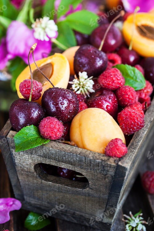 Preview: Fresh ripe summer berries and fruits