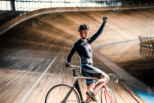 Preview: Smiling athlete