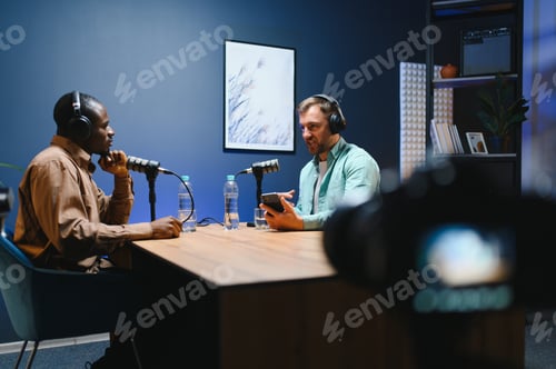 Preview: Show host and guest meeting to stream podcast episode together