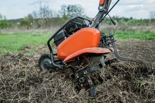 Preview: Motoblock in the field of the household. Work with a motor cultivator, plowing the soil for sowing