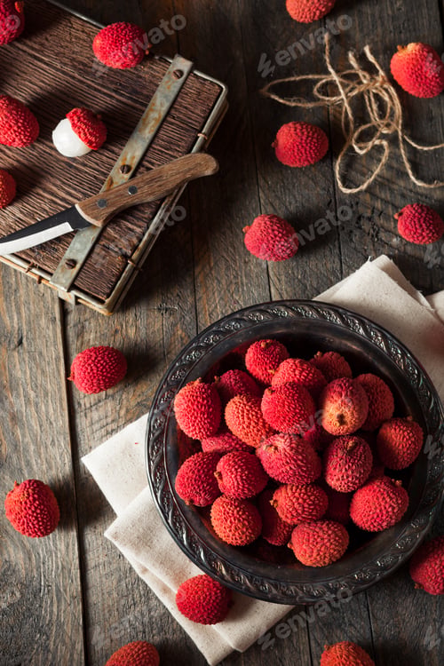 Preview: Raw Organic Red Lychee Berries
