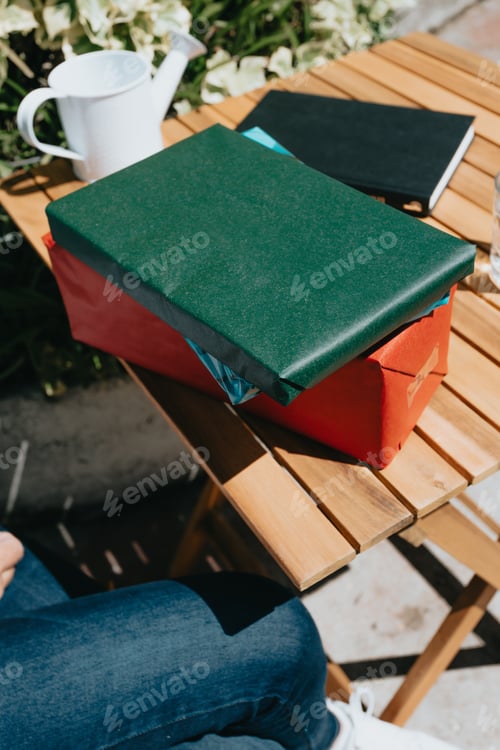 Preview: Close up of a bunch of presents