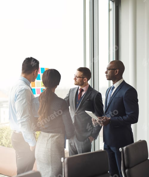 Preview: Multiracial business team having a meeting