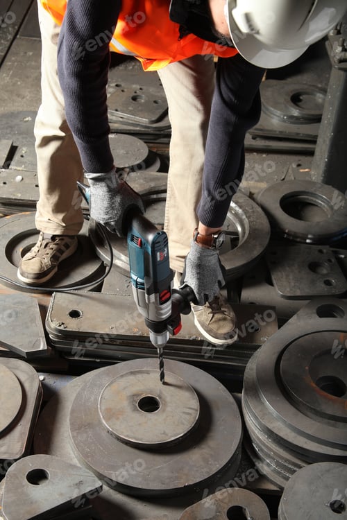 Preview: hammer drill pierces steel cylinders