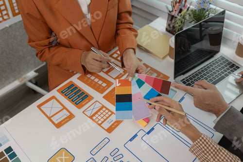 Preview: the development team is consulting on the design of the website UX UI, they are working on project o