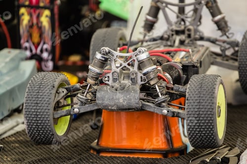 Preview: Maintenance of radio-controlled model of the car in a break betw