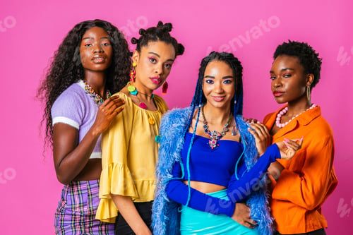 Preview: Beautiful black women posing in studio