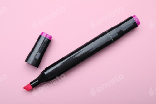 Preview: One double sided marker on pink background, top view
