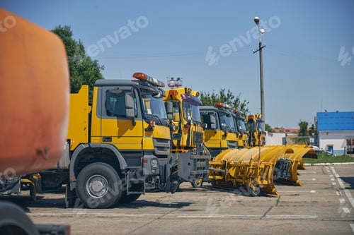 Preview: Picture of trucks that being on the square
