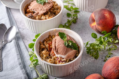 Preview: Baked oatmeal with fruit and maple syrup