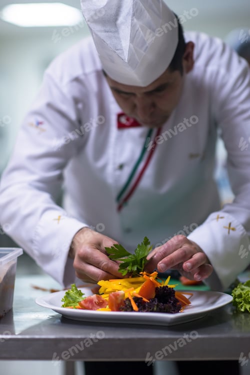 Preview: chef serving vegetable salad