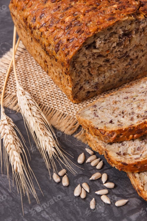 Preview: Wholegrain bread for breakfast