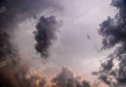 Preview: Dramatic gray clouds in the sky