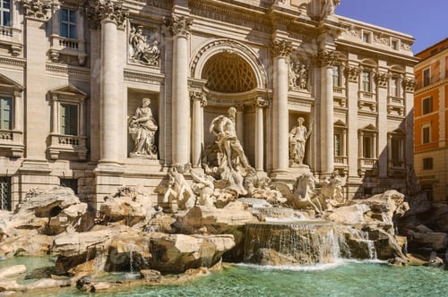Preview: Fontana di Trevi, Sunny summer day in Rome
