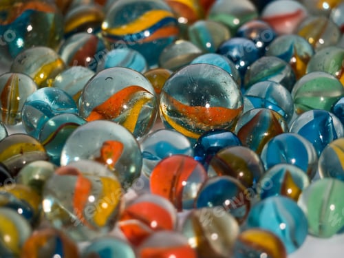 Preview: The colorful glass marbles, a game of the past