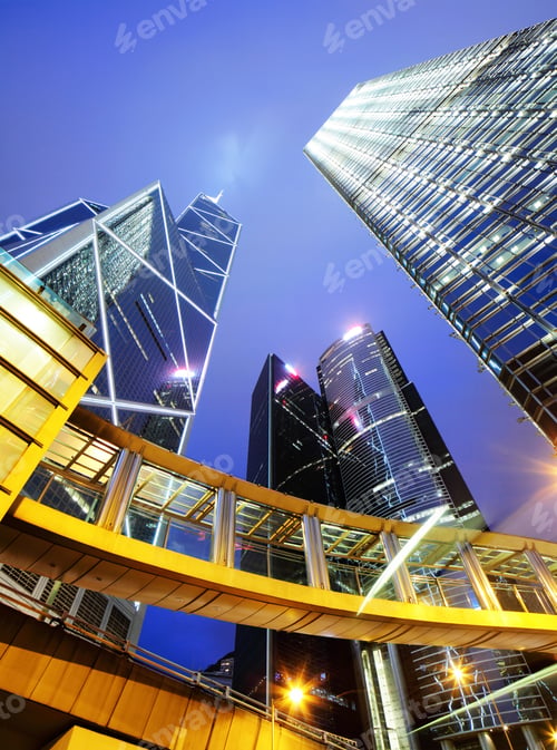 Preview: Skyscraper in Hong Kong at night