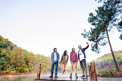 Preview: Diverse Friends Groufie Outdoors