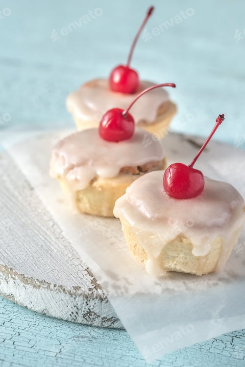 Preview: Bakewell tarts with cherry