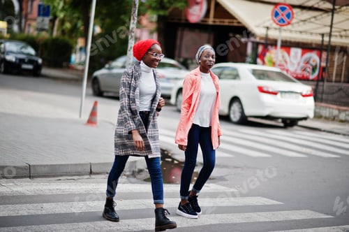 Preview: Modern fashionable african muslim woman