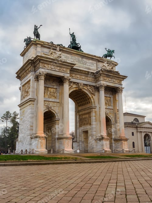 Preview: Arco della Pace in Milan, Italy