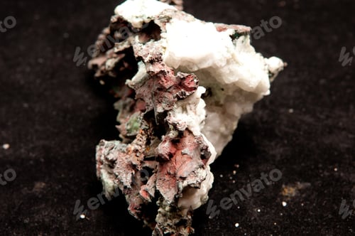 Preview: Closeup of copper ore on dark background