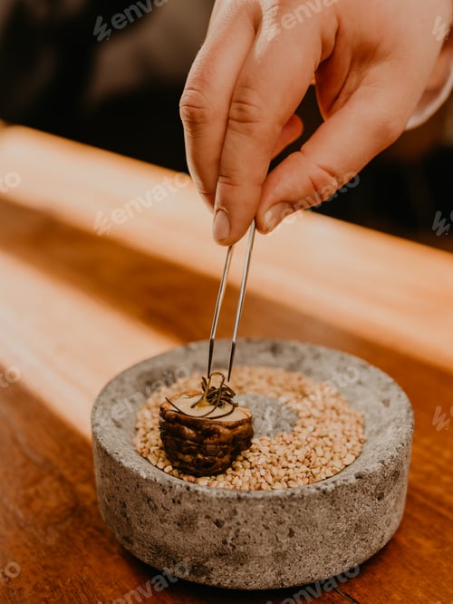 Preview: Elegant Food Presentation with Tiny Gourmet Details