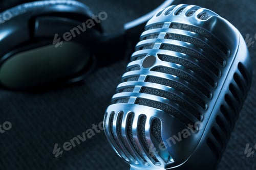 Preview: Retro microphone