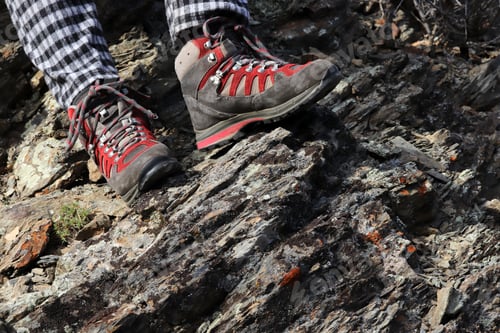 Preview: Quality women's mountain boots. Rock climbing.