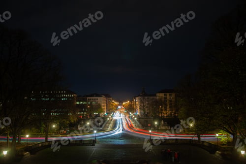Preview: City Pulse: Neon Streaks & Skyline - Munich Night