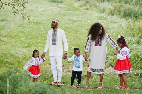 Preview: African family in traditional clothes