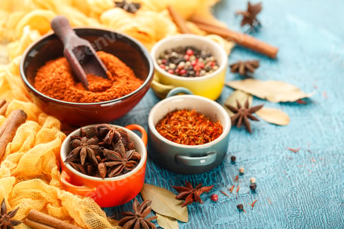 Preview: Spices and condiments in small bowls