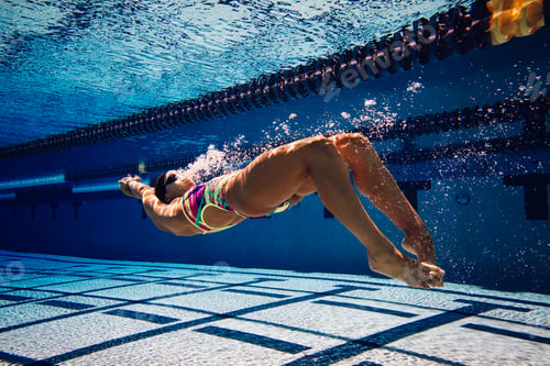 Preview: Swimmer underwater in pool