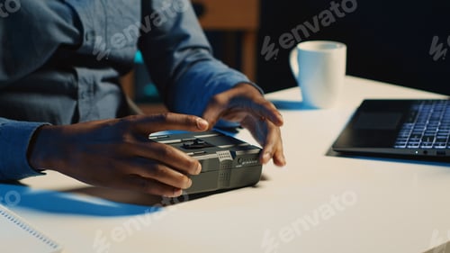 Preview: Content creator reviews V mount battery