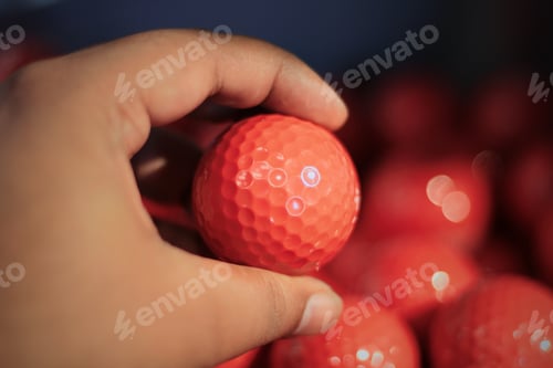 Preview: Red golf ball
