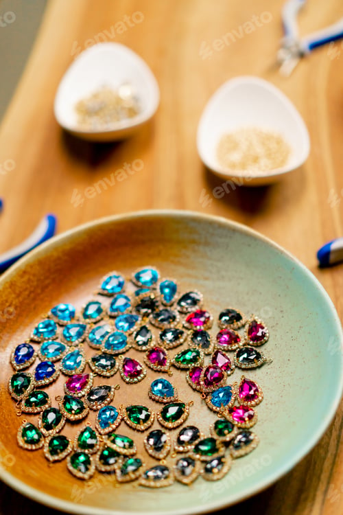 Preview: close-up of different types of pearl beads and pendants create beautiful expensive craft jewelry
