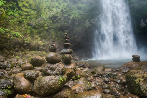 Preview: Balancing rocks
