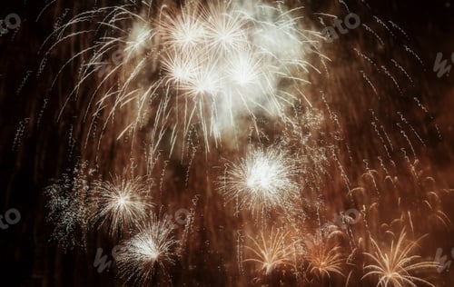 Visualização: fundo de ano novo explodindo fogos de artifício