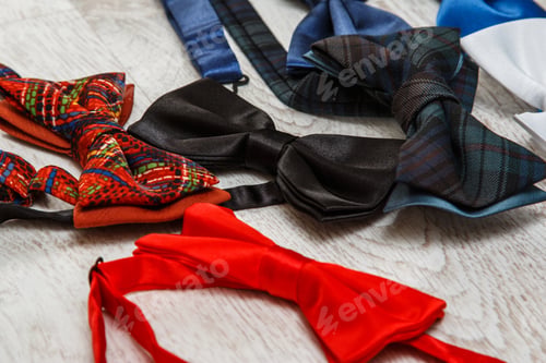 Preview: Different bow ties