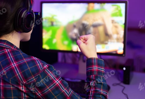 Preview: Female gamer winning in online video game