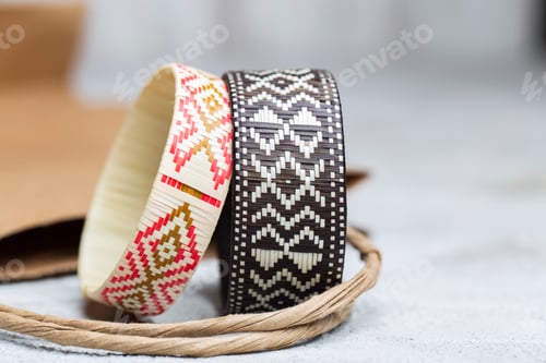 Preview: Arrow cane bracelets, handcrafted fabrics from Colombia