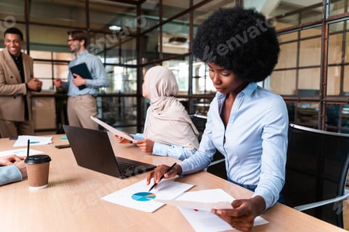 Preview: start up business team in the office